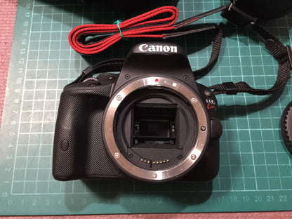 CANON EOS Kiss X7 EF-S18-55 IS STM DS126441